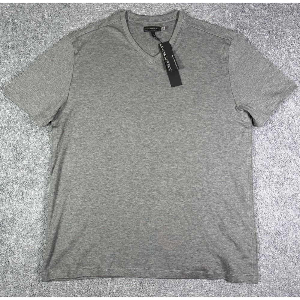 NWT Banana Republic Mens Large Luxury Touch Performance Knit T-Shirt V-Neck Gray